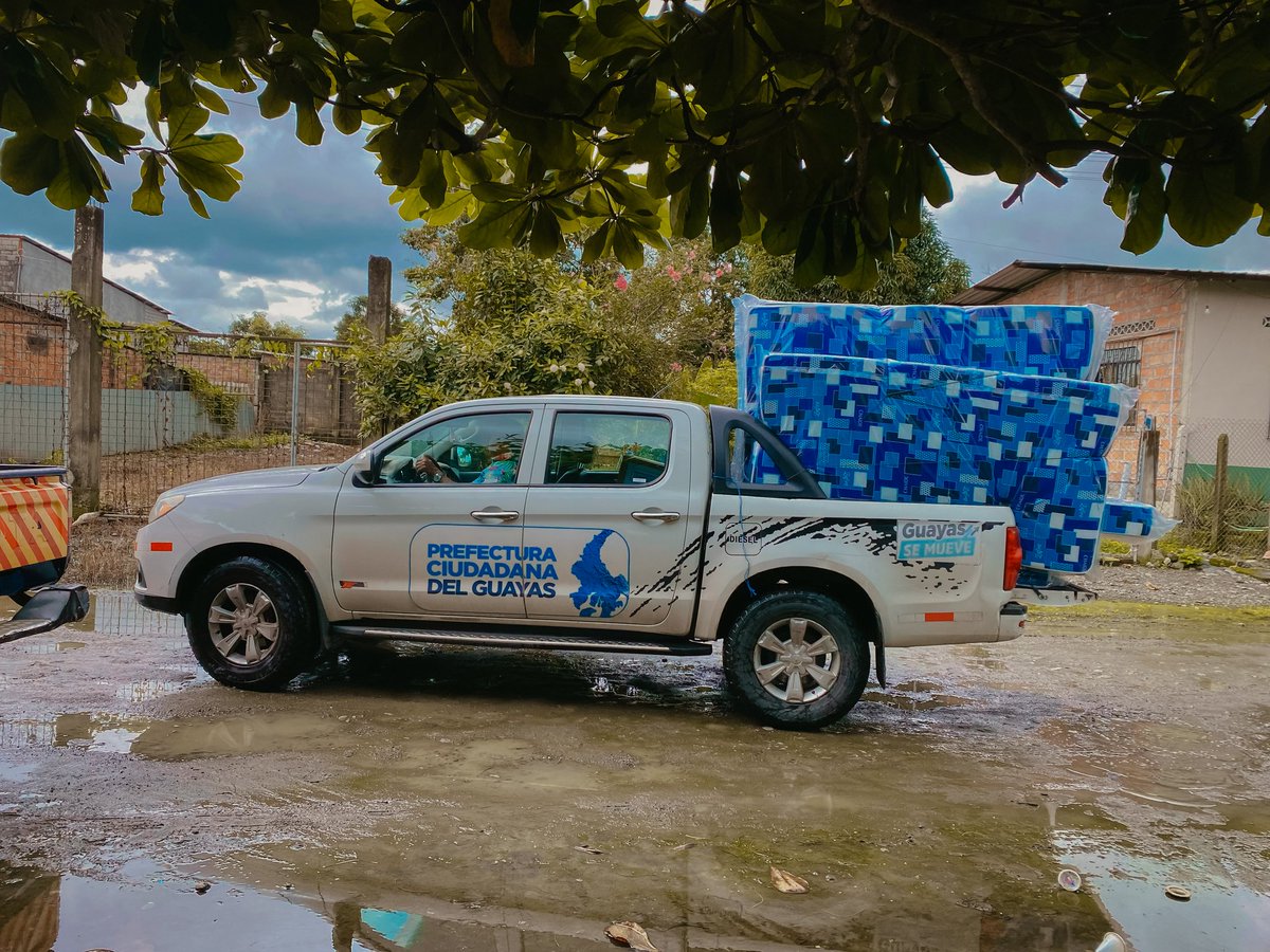 El Triunfo: entrega de kits humanitarios para familias afectadas por las inundaciones