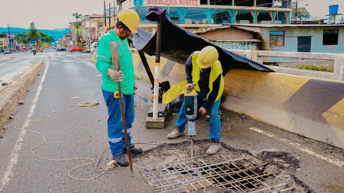 El Triunfo: La Alcaldía refuerza el puente colapsado en la entrada de la ciudad