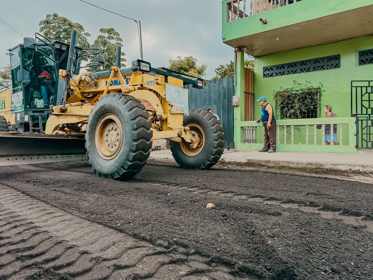 El Triunfo: Avanzan obras de reconformación vial en María Auxiliadora