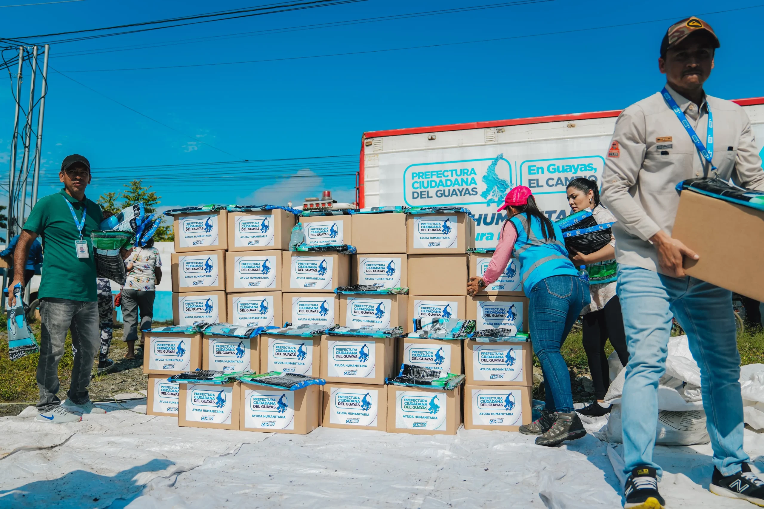 Prefectura del Guayas entrega ayuda humanitaria a 2.500 familias en 8 cantones