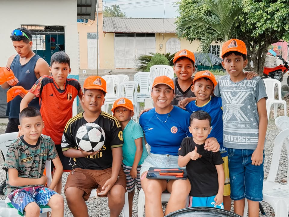 El Triunfo: Brigadas médicas y veterinarias atienden a familias de Río Guayas