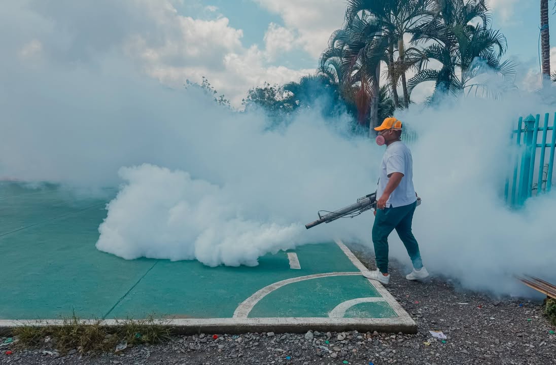 El Triunfo: La Alcaldía inicia fumigación contra el dengue en cabecera y zonas rurales