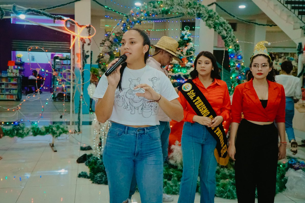 El Triunfo: Mercado Central celebra con agasajo navideño a más de 100 niños