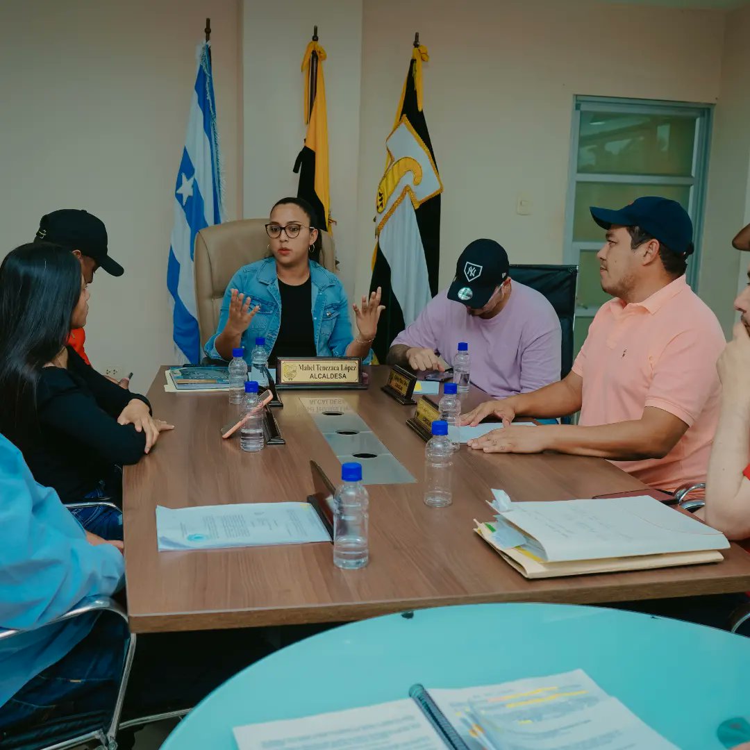 El Triunfo firma convenio con empresa pública para obras municipales