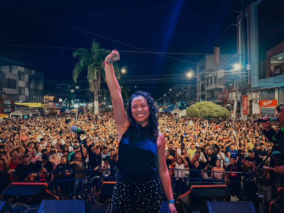 Gran Noche de Gala Triunfense celebró las fiestas de cantonización con artistas locales