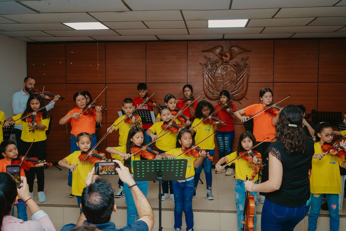 El Triunfo: Orquestas juveniles llenaron de música el escenario local